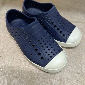 Native Jefferson Navy size 9 toddler